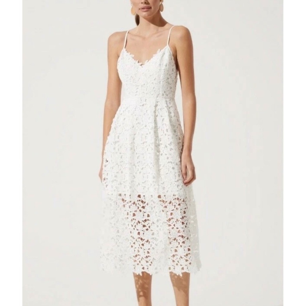 ASTR The Label White Lace Floral Midi Dress Scalloped V-Neck Size M